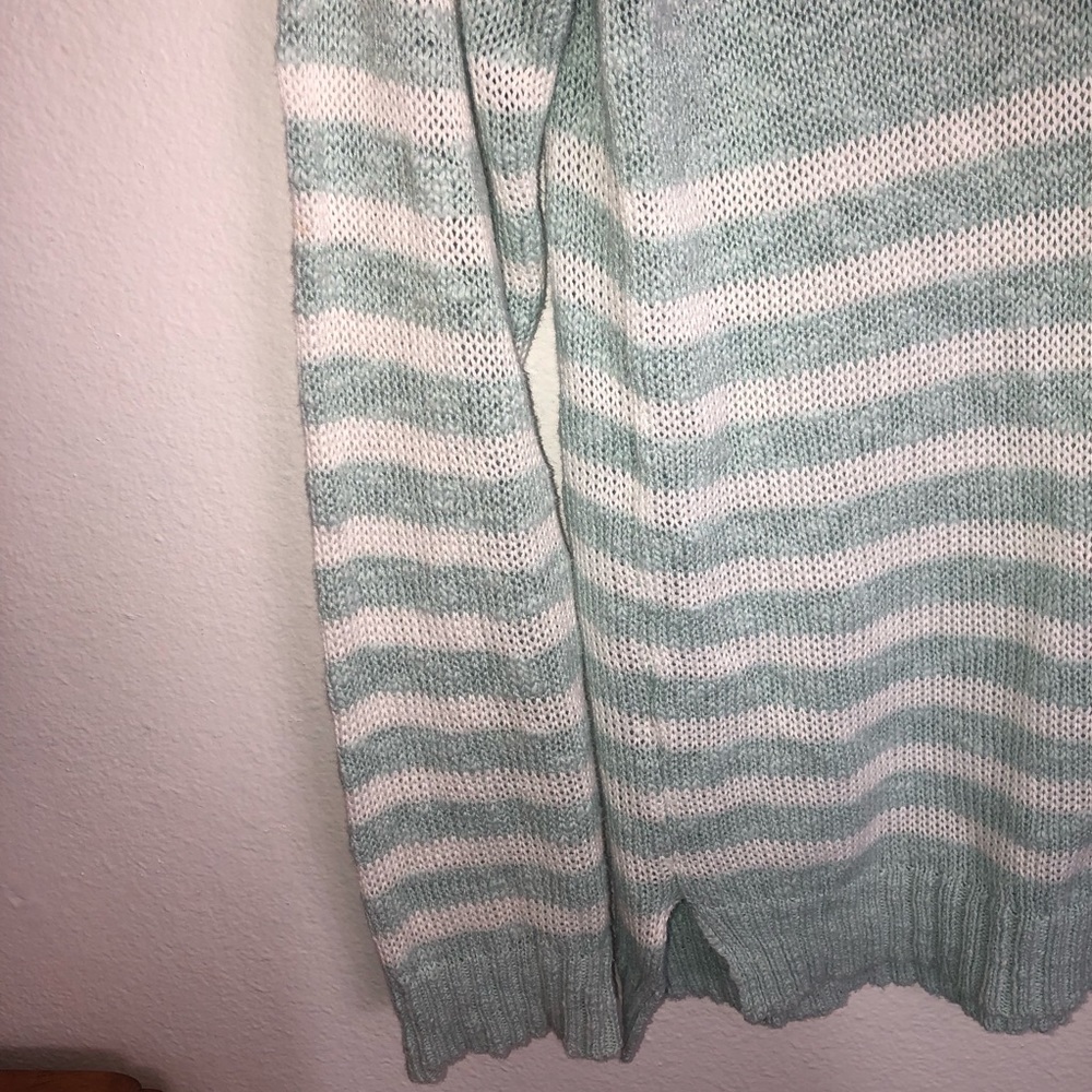 Light weight Sweater - Picture 3 of 3